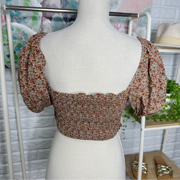 Storia Floral Smocked Crop Peasant Top (M) - Picture 4 of 4